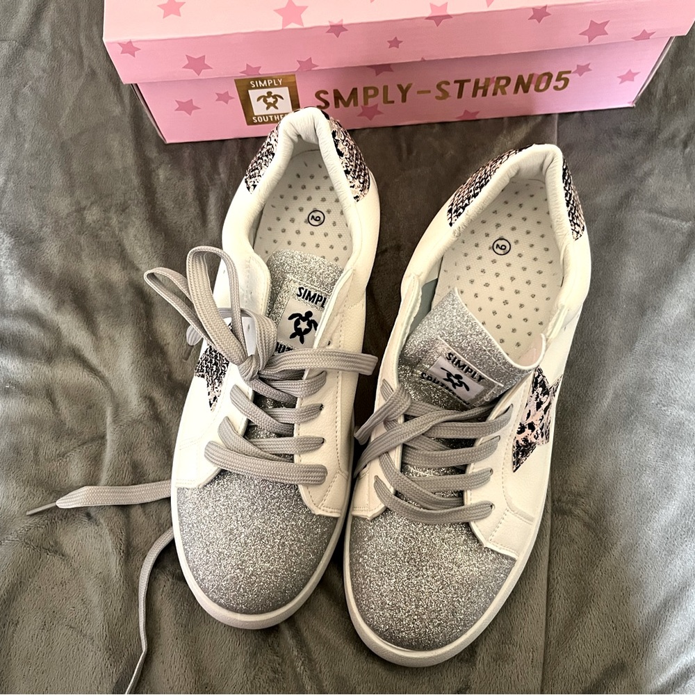 NWT Simply Southern SMPLY-STHRN05 Shoes